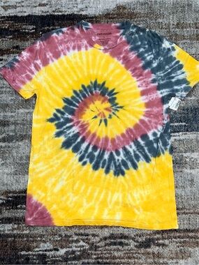 NEW Tie Dye Swirl Shirt size Large